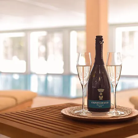 Hotell Maison Poluc 4*